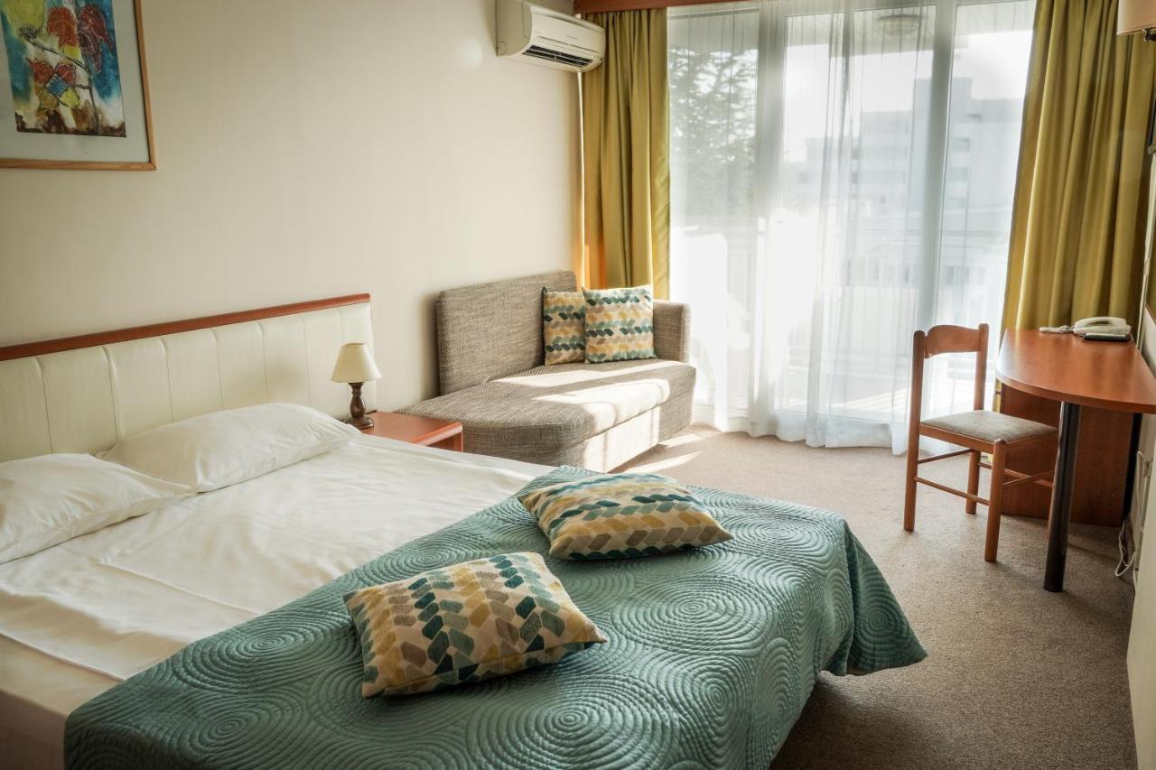 Hotel Laguna Garden Albena Bagian luar foto