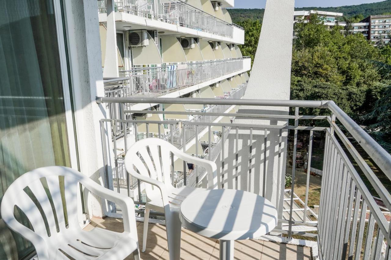 Hotel Laguna Garden Albena Bagian luar foto