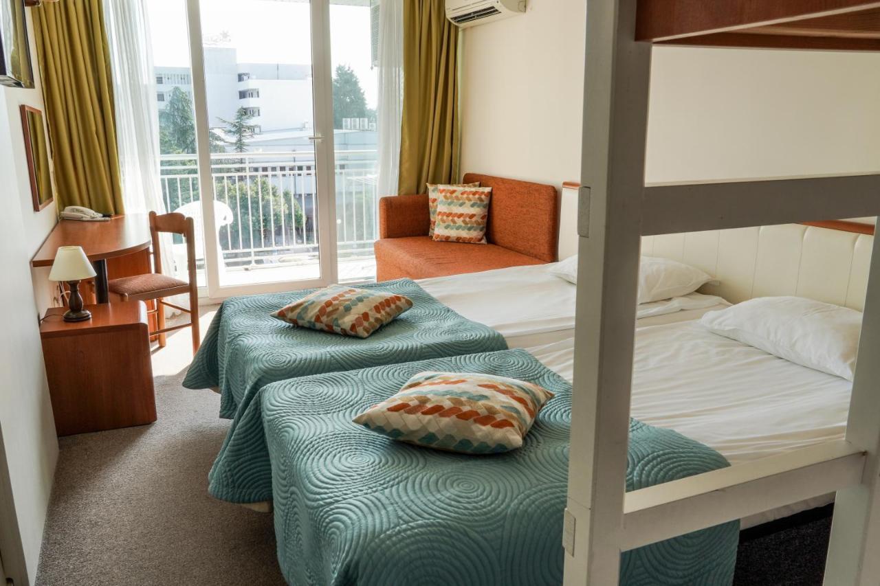 Hotel Laguna Garden Albena Bagian luar foto