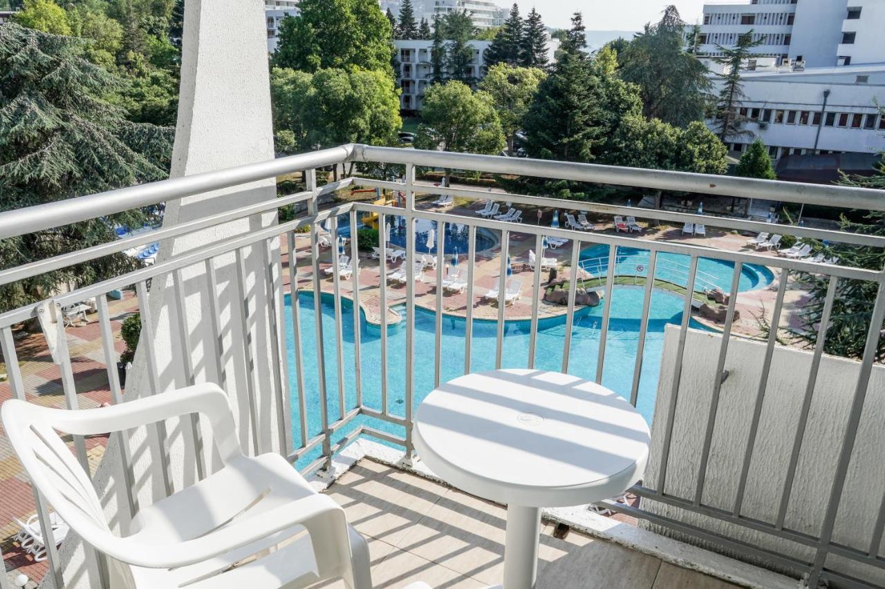 Hotel Laguna Garden Albena Bagian luar foto